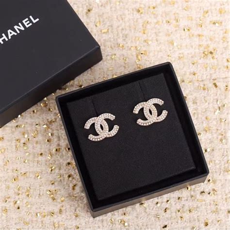 orecchini chanel cc vintage fake|false chanel bag.